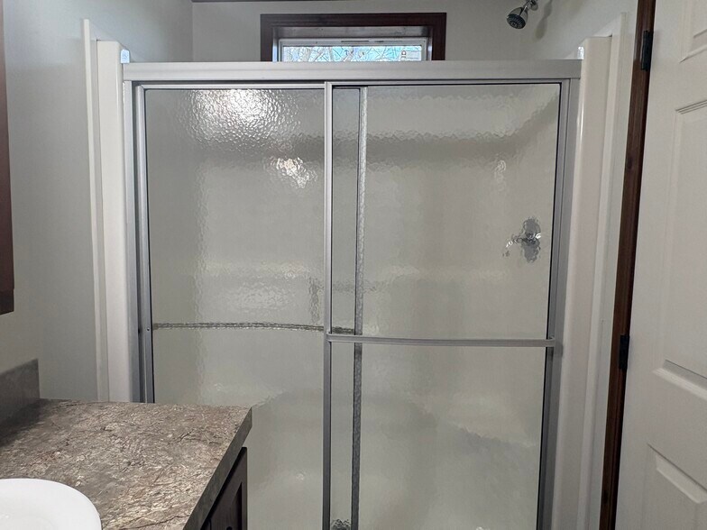 Building Photo - 309 Spring Park Dr