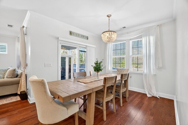 Building Photo - Experience Elevated Living on Cutleaf Drive!