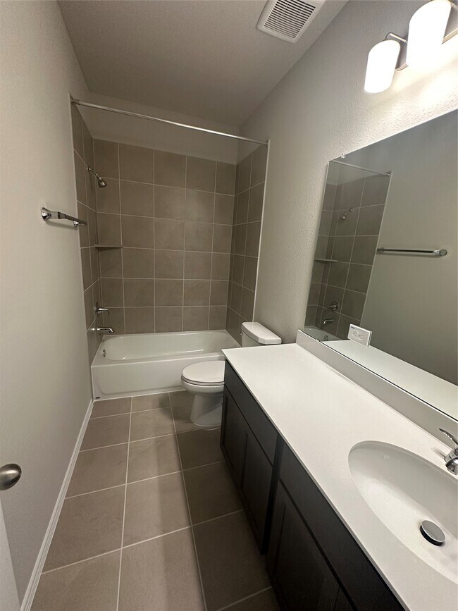 Building Photo - 206 Mercury Sky Rd