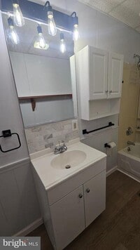 Building Photo - 117 S Warren St