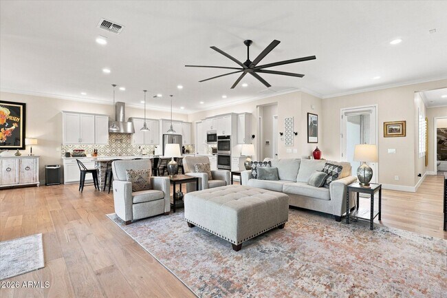 Building Photo - 1118 E Paseo Way