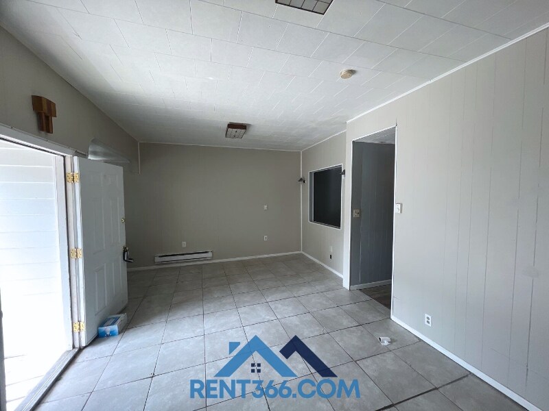 Building Photo - 509 W Centre St