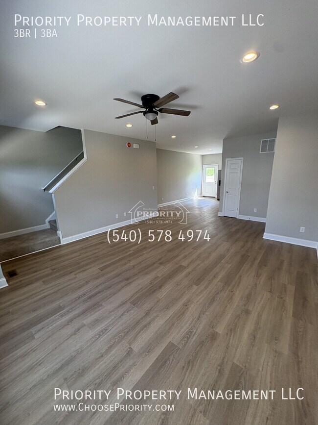 Building Photo - 751 Zephyr Dr