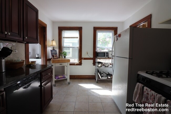 Building Photo - 209 Aspinwall Ave