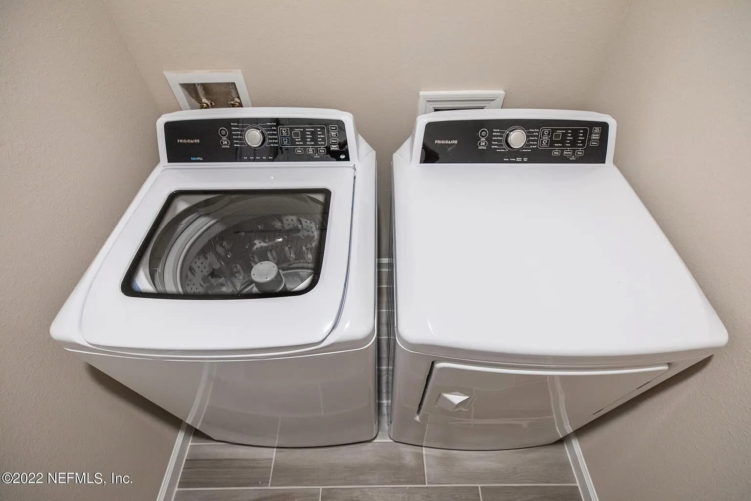 Building Photo - 2643 Sandy Dune Dr