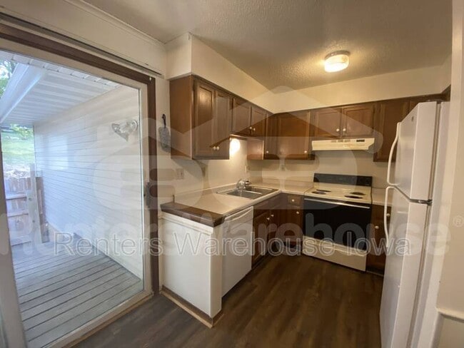 Building Photo - 2019 64th St