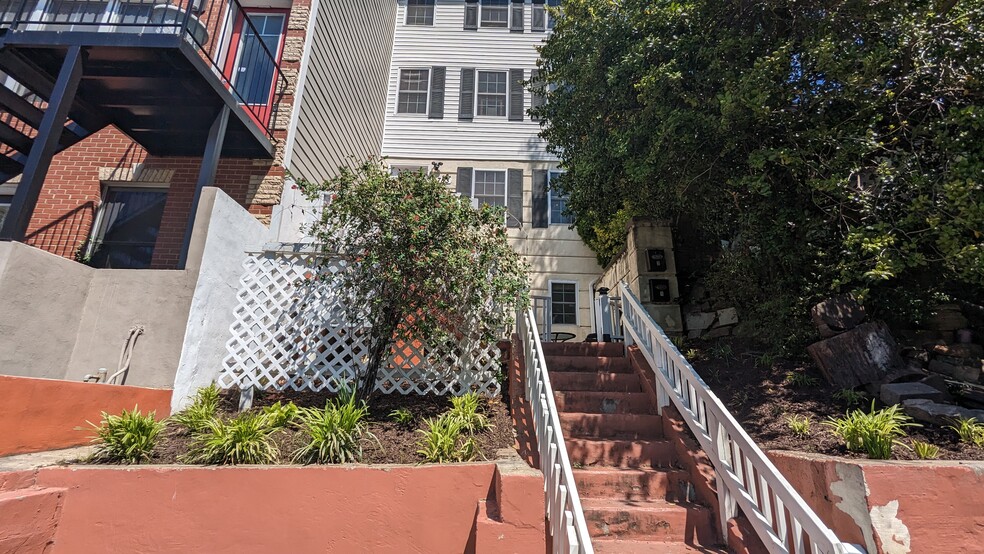 Building Photo - 783 Irving Street NW