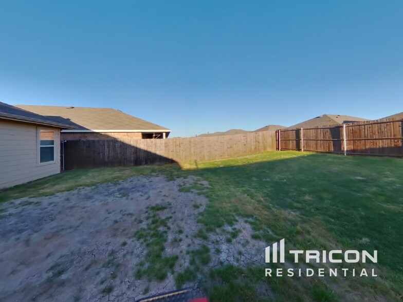 Building Photo - 1904 Tulipwood Dr