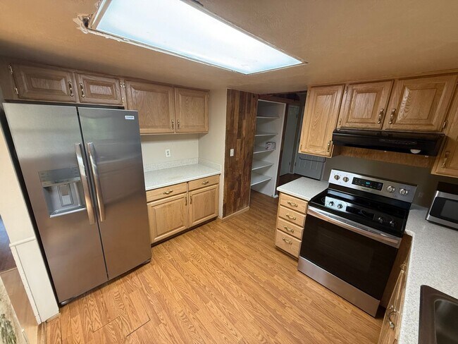 Building Photo - 13445 Green Cir