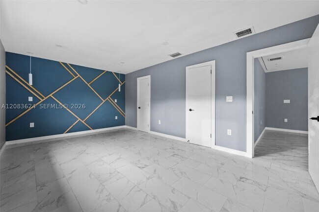 Building Photo - 5212 Santa Rosa Ct