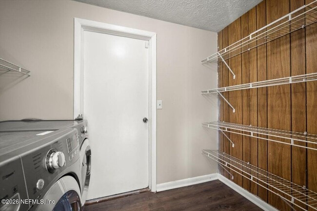 Building Photo - 10814 Indies Dr S