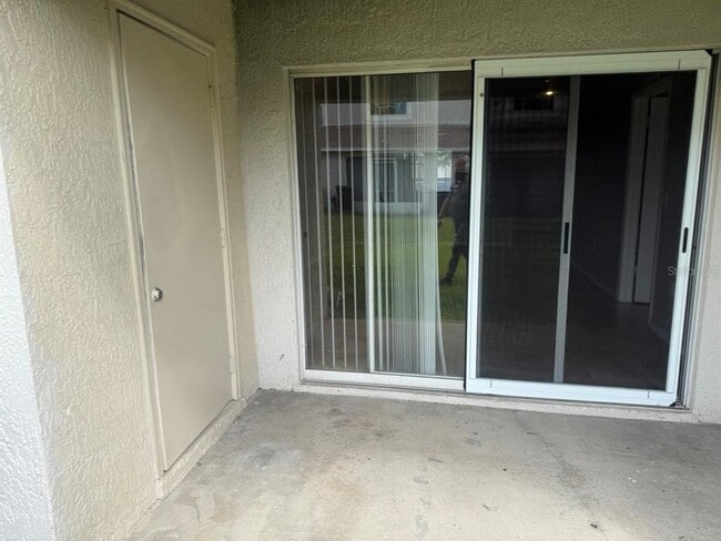 Building Photo - 14557 Laguna Beach Cir