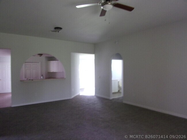 Building Photo - 1225 SW Milan Ln