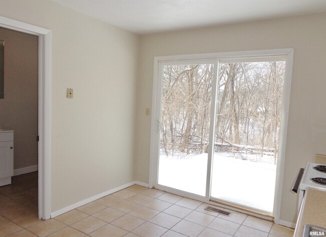 Building Photo - 4726 W Merol Ct