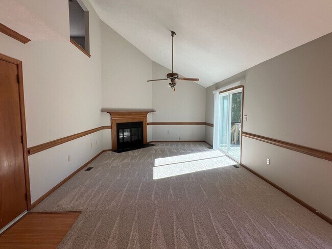 Building Photo - Single Family Corner Lot House located in ...