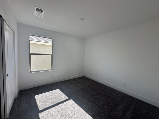 Building Photo - 10273 Digby Fine St