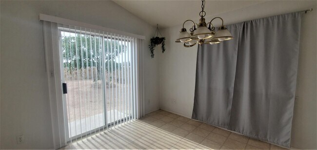 Building Photo - 3400 Tierra Cromo Rd