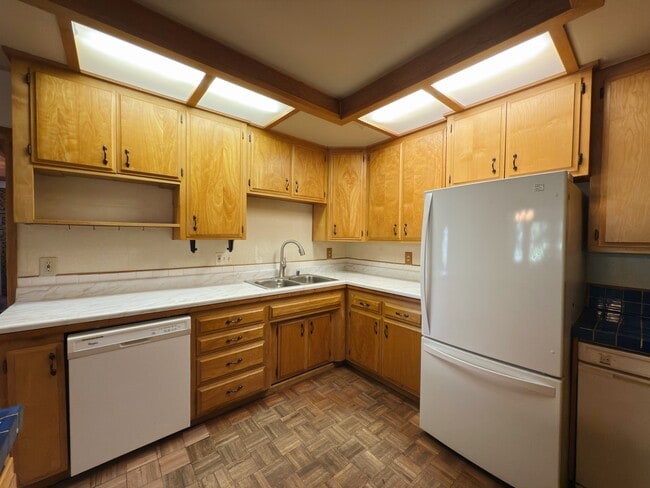 Building Photo - 31551 Wagon Wheel Dr