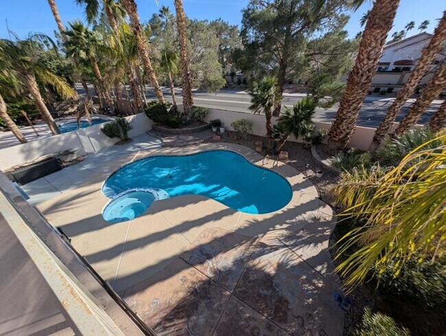 Building Photo - 8121 Riviera Beach Dr