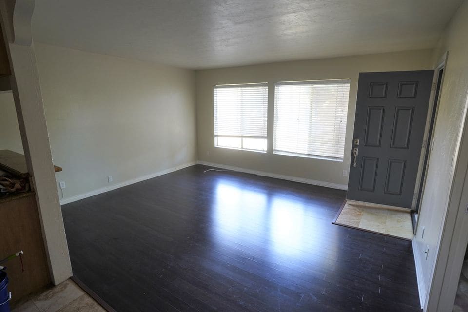Living room - 1117 Sepulveda Blvd