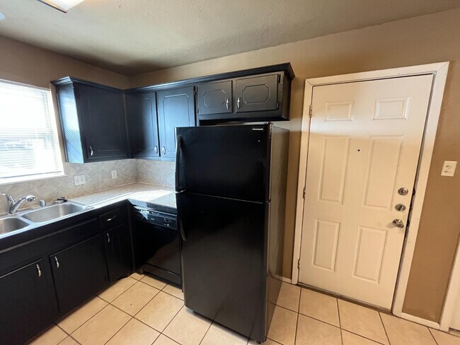 Building Photo - 7513 Avenue W