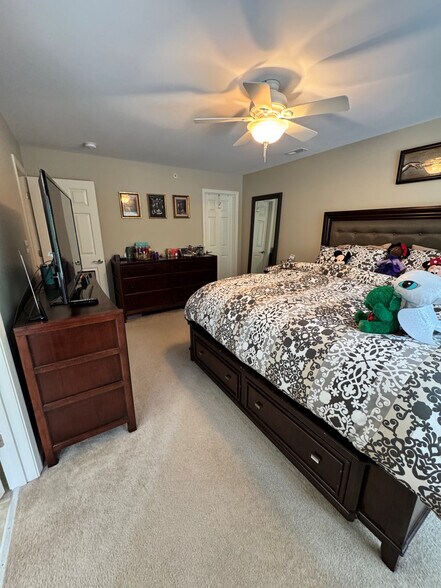 Building Photo - 180 Hemisphere Cir