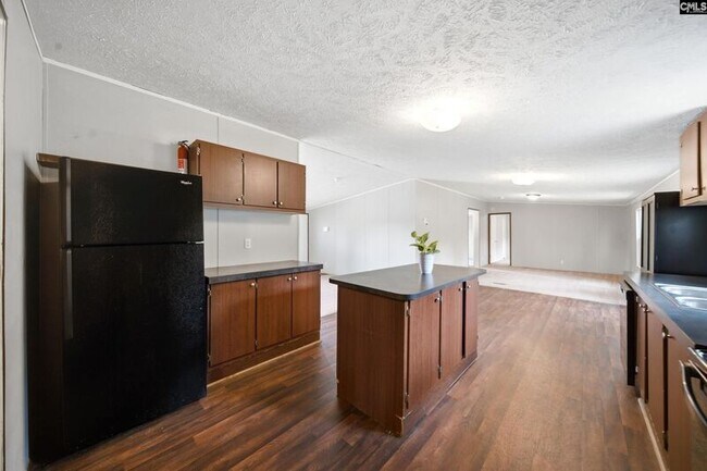 Building Photo - 233 Peeler Rd
