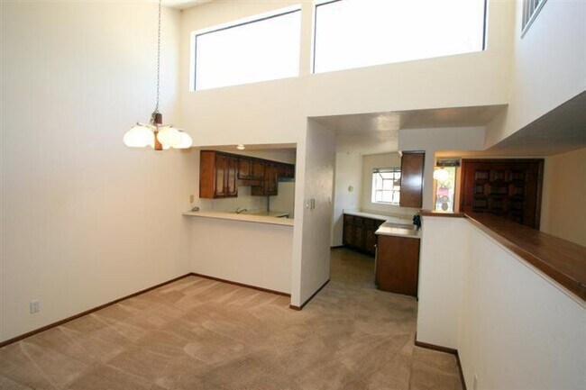 Building Photo - 830 Live Oak Rd NE