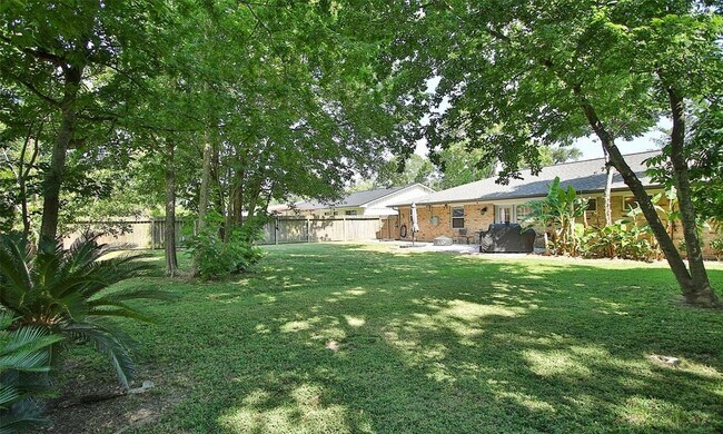 Building Photo - 5923 Dawnridge Dr