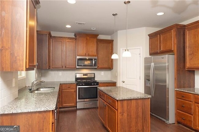 Building Photo - 772 Hawkins Creek Dr