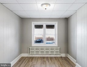 Building Photo - 428 Penn St