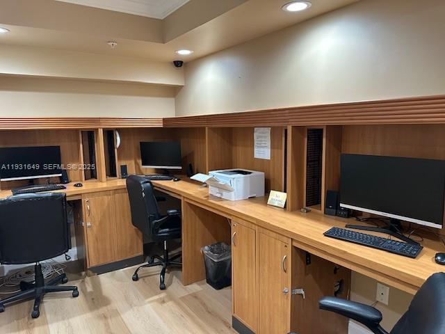 Building Photo - 17150 N Bay Rd