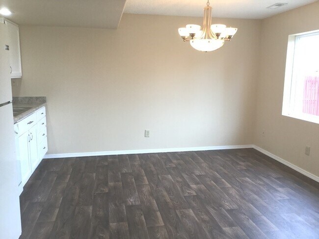 Building Photo - 5532 Many Springs Dr