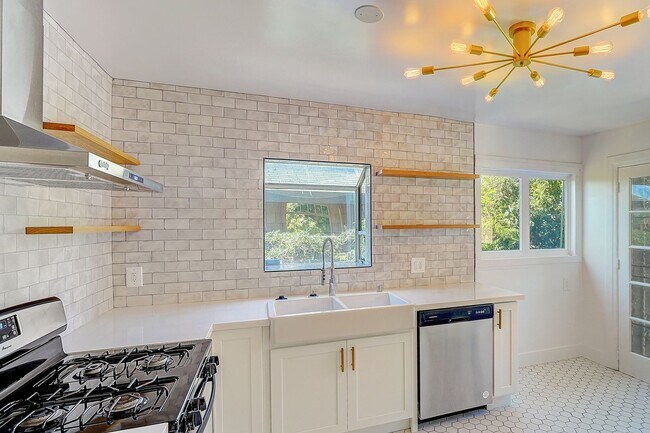 Building Photo - 2909 Cimarron St