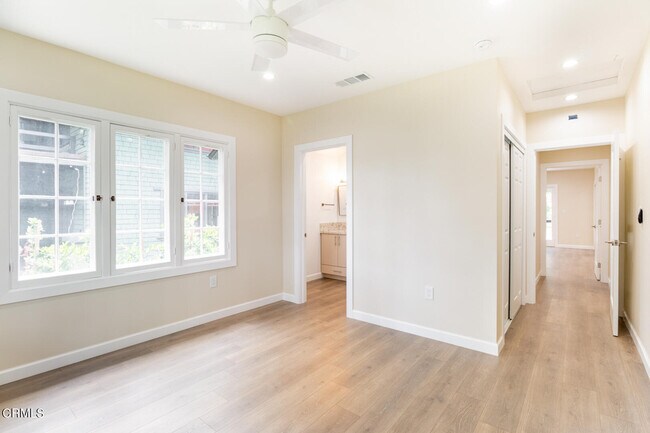Building Photo - 1489 Casa Grande St
