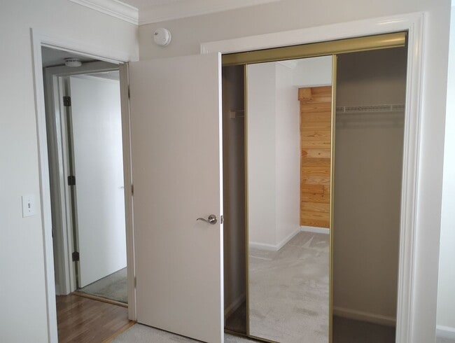 Building Photo - Southbridge VI Unit 2268K