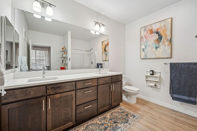 Building Photo - Spacious and Bright Modern 3-Bedroom Condo in Parker!