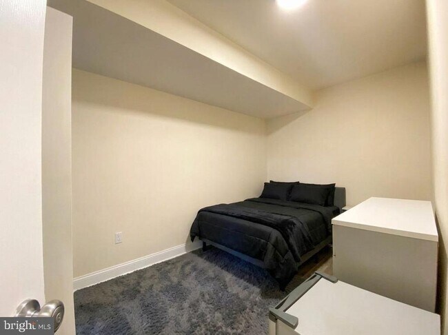 Building Photo - 2028 N 18th St