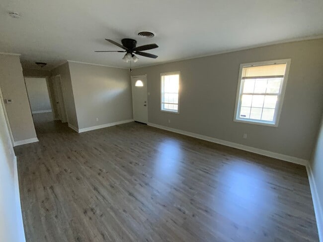 Building Photo - 115 Blakely Rd