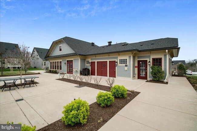 Building Photo - 8261 Kippis Rd