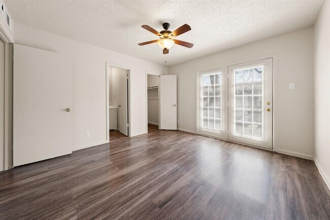Building Photo - 2314 Parker Ln