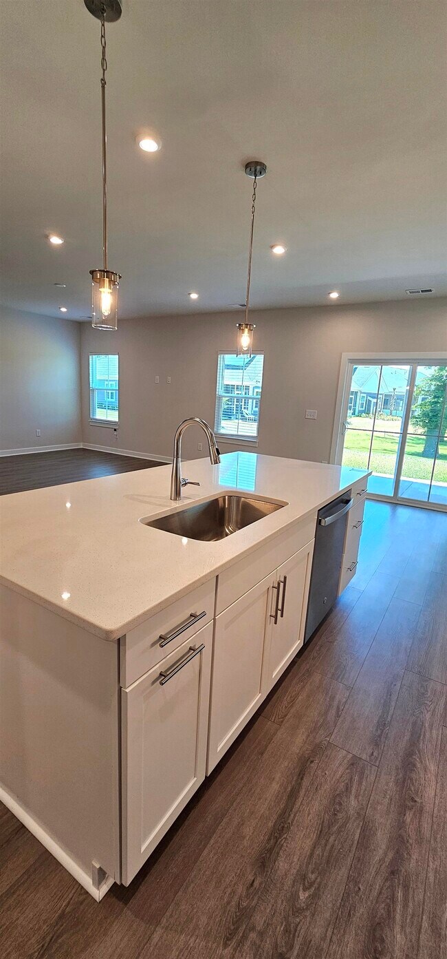 Building Photo - 2313 Hazel Wy