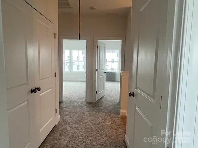 Building Photo - 9221 Walnut Hl Rd NW