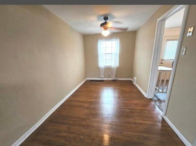 Building Photo - 1376 Wentworth Ave