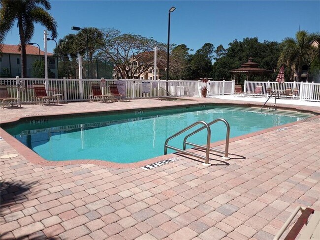 Building Photo - 4216 Central Sarasota Pkwy