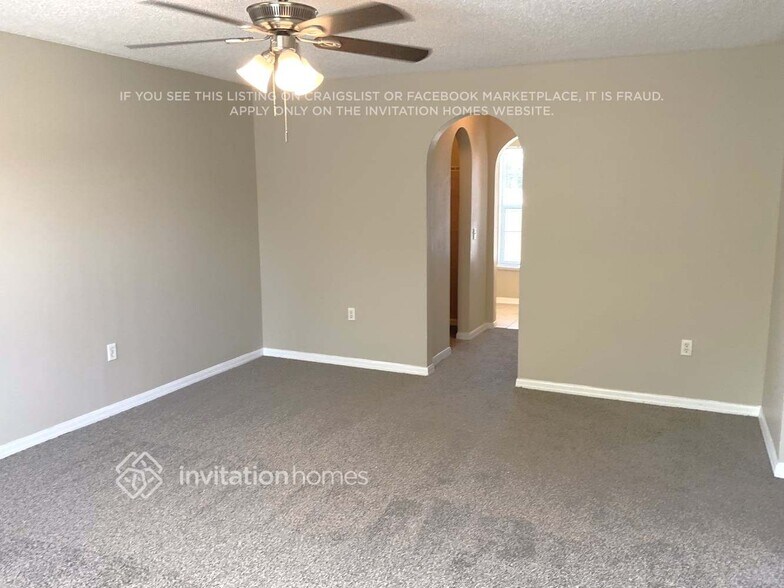 Building Photo - 927 Halifax Dr