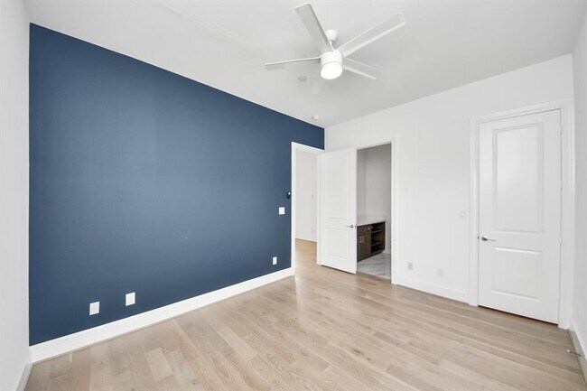 Building Photo - 4005 Woodshire Vlg Ests