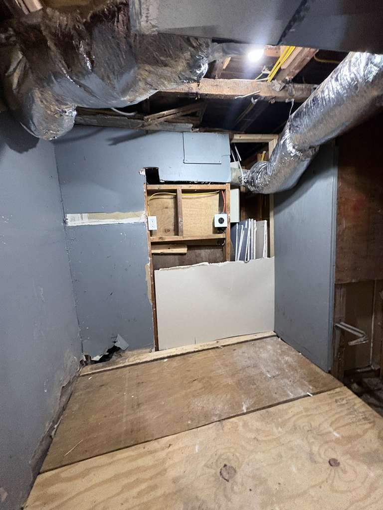 Building Photo - 24 Edgar St