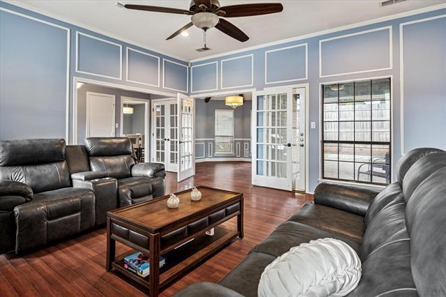 Building Photo - 2208 Timberglen Dr