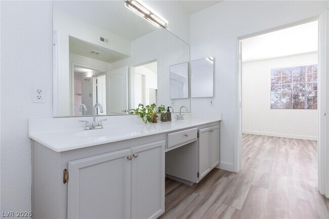 Building Photo - 7701 Himalayas Ave